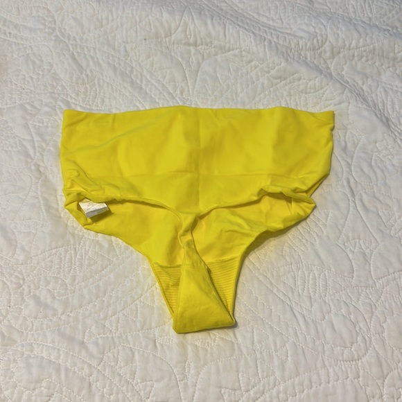 Fabletics Intimates & Sleepwear Lizzo Fabletics Yitty Control Top